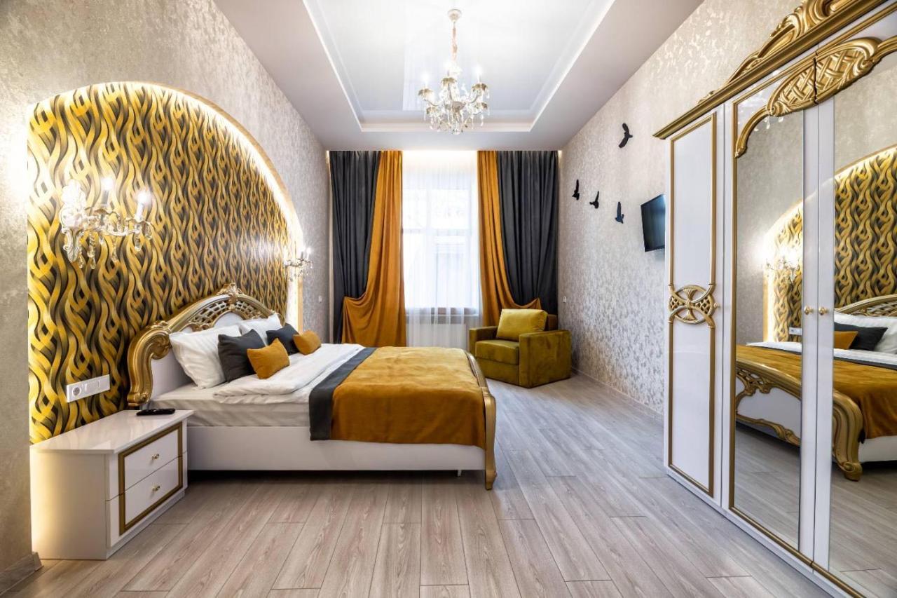 Rynok Square City Center Two Bedroom Apartment! Λβιβ Εξωτερικό φωτογραφία