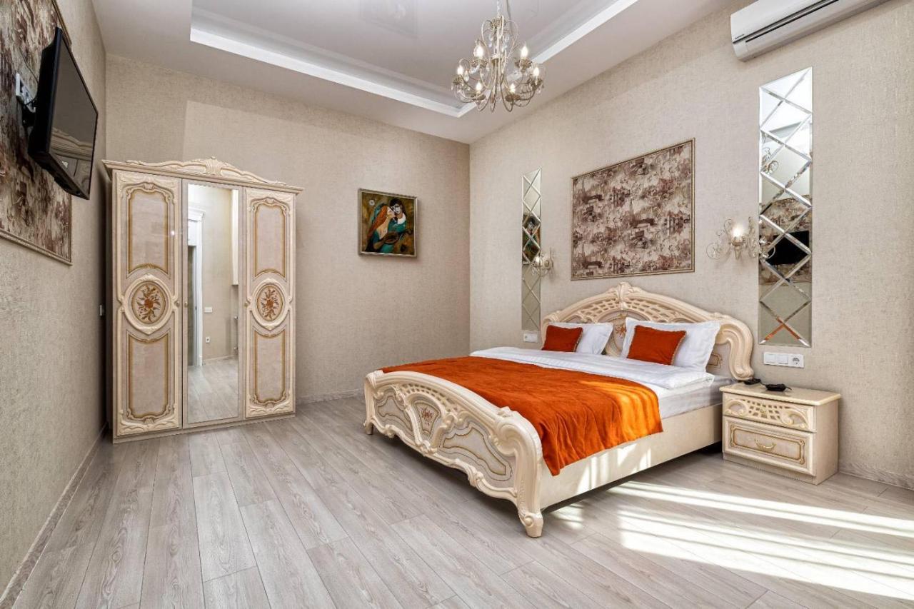 Rynok Square City Center Two Bedroom Apartment! Λβιβ Εξωτερικό φωτογραφία